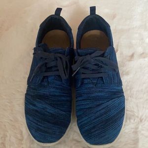 Tom’s Blue Sneakers